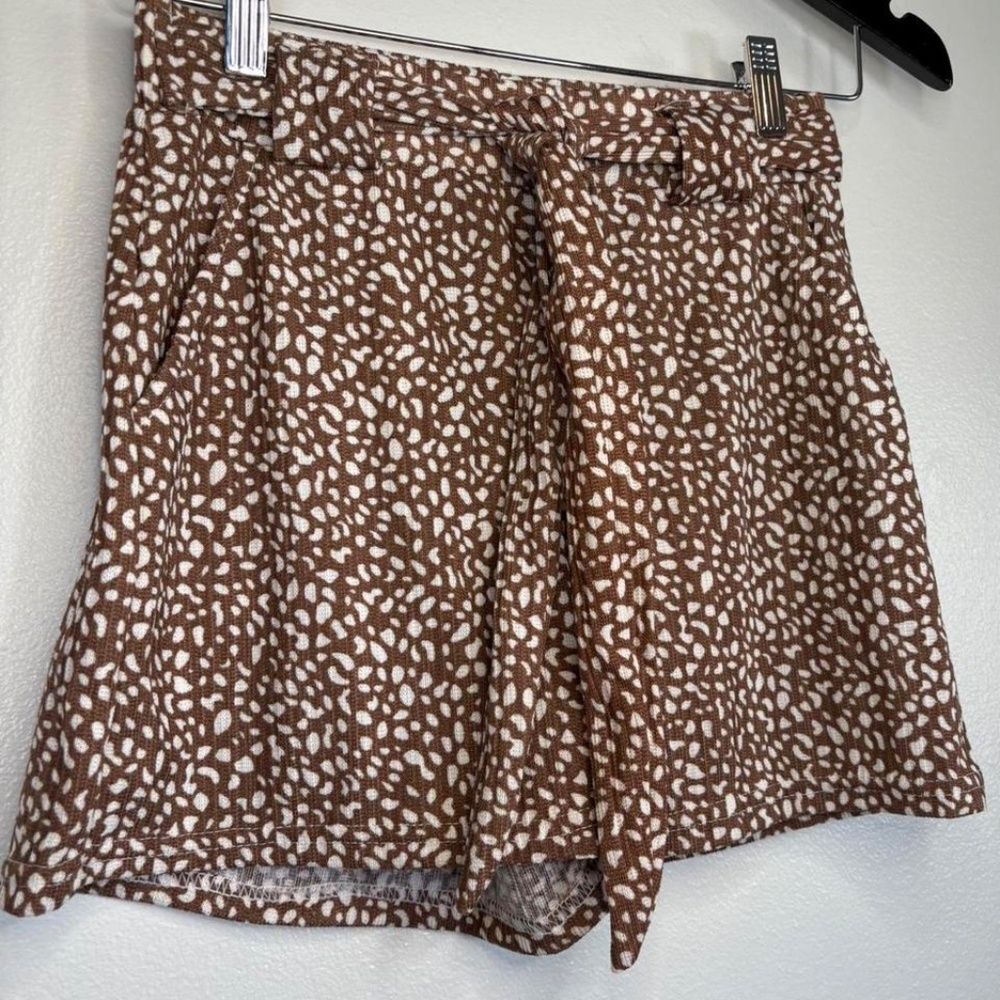 Brown White Shorts With Belt Wrap Size Small